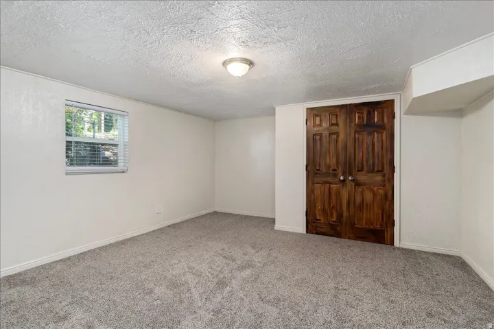 15 E Sylvia Dr, South Ogden, Utah 84405