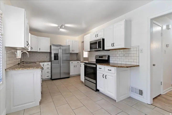 15 E Sylvia Dr, South Ogden, Utah 84405
