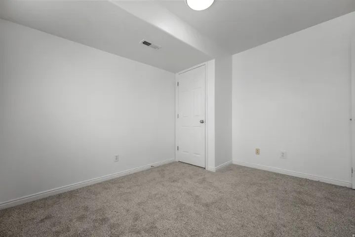 Neutral tone wall finishes