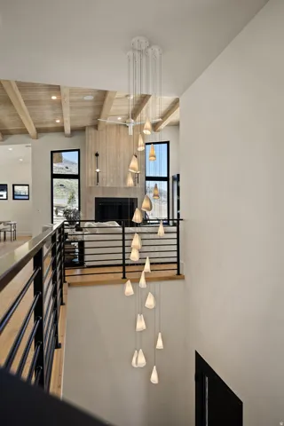 Dramatic multi-level pendant lighting fixture