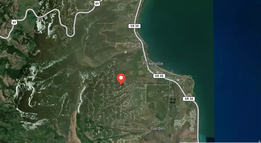 Satellite Map. Displaying the geographic location of the property within a regional context