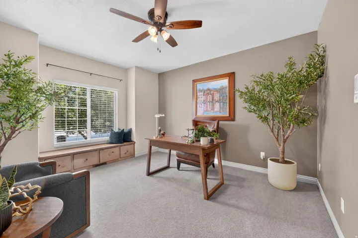 Recessed window with built-in storage bench
