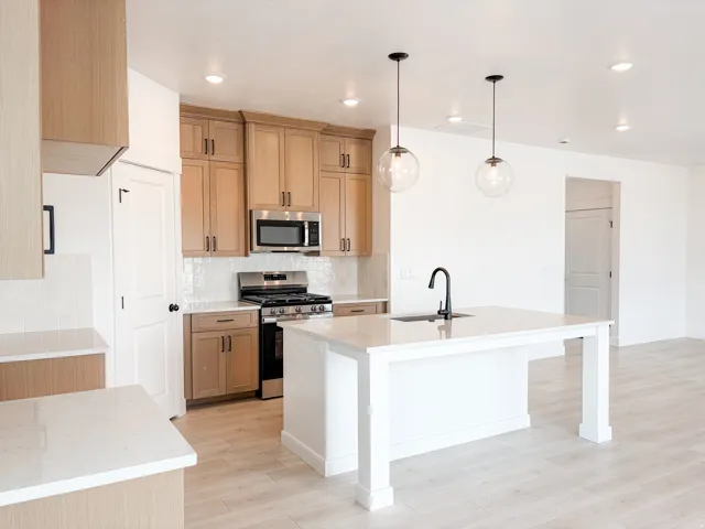 1769 W Rivergate Dr #204, Logan, Utah 84321