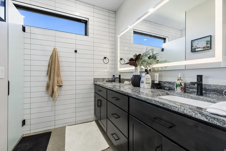 ADU Primary Ensuite