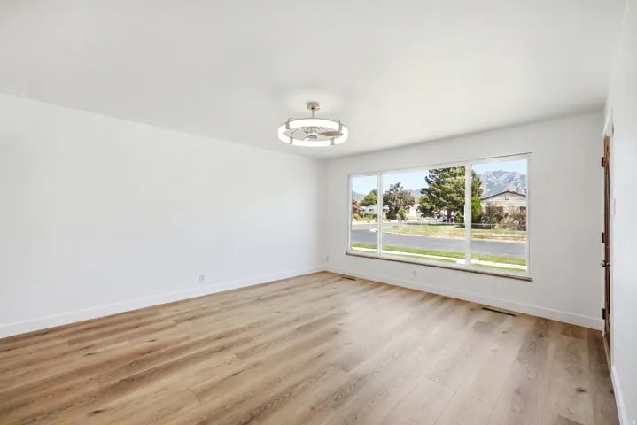 6272 S 400 E, Murray, Utah 84107