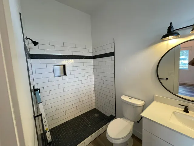 Unit A bathroom #2