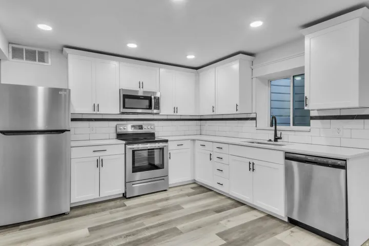 Unit B kitchen