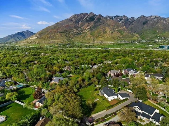Mountain and neighborhood views surrounding the Oakcrest Lane property.