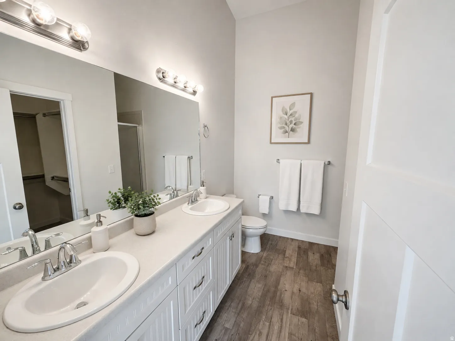Master Bathroom. Dual vanity