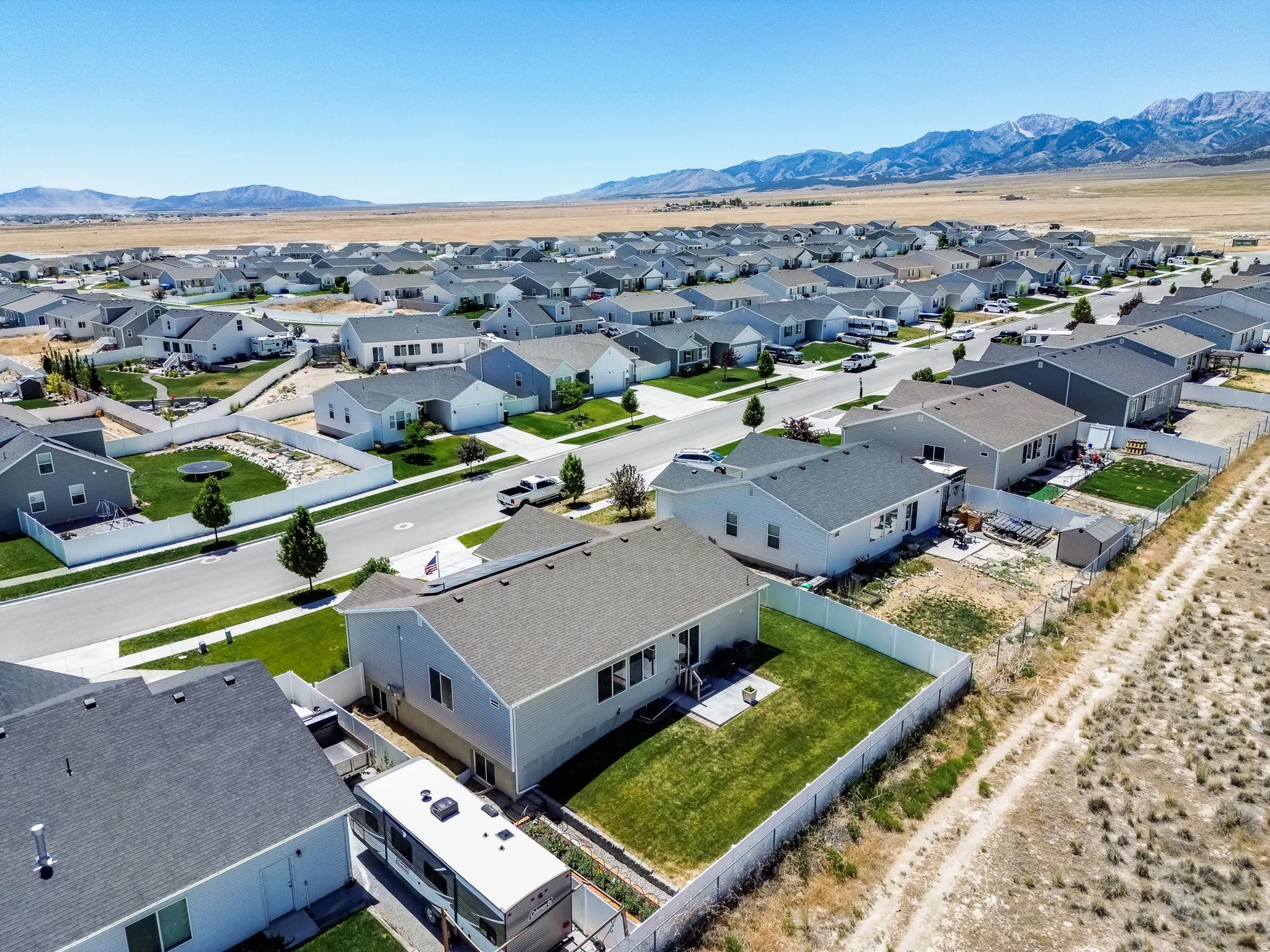 Expansive neighborhood setting with a mountainous backdrop