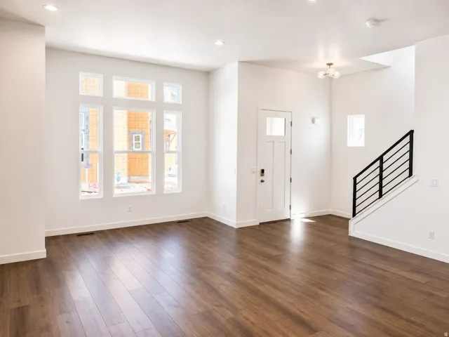 Photos from a previously built home of the same floorplan, colors and selections may vary