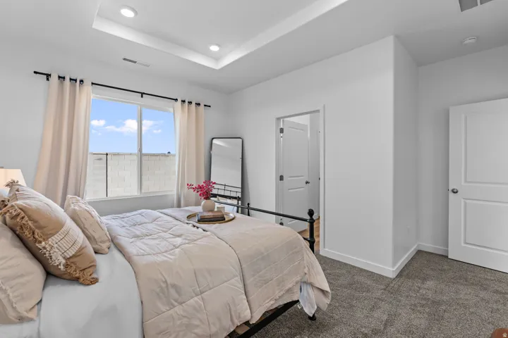 Tray ceiling with recessed lighting