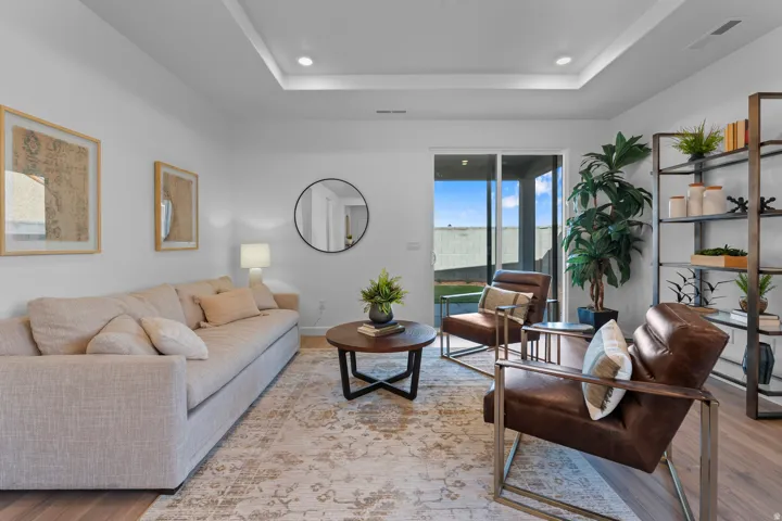 Tray ceiling with recessed lighting