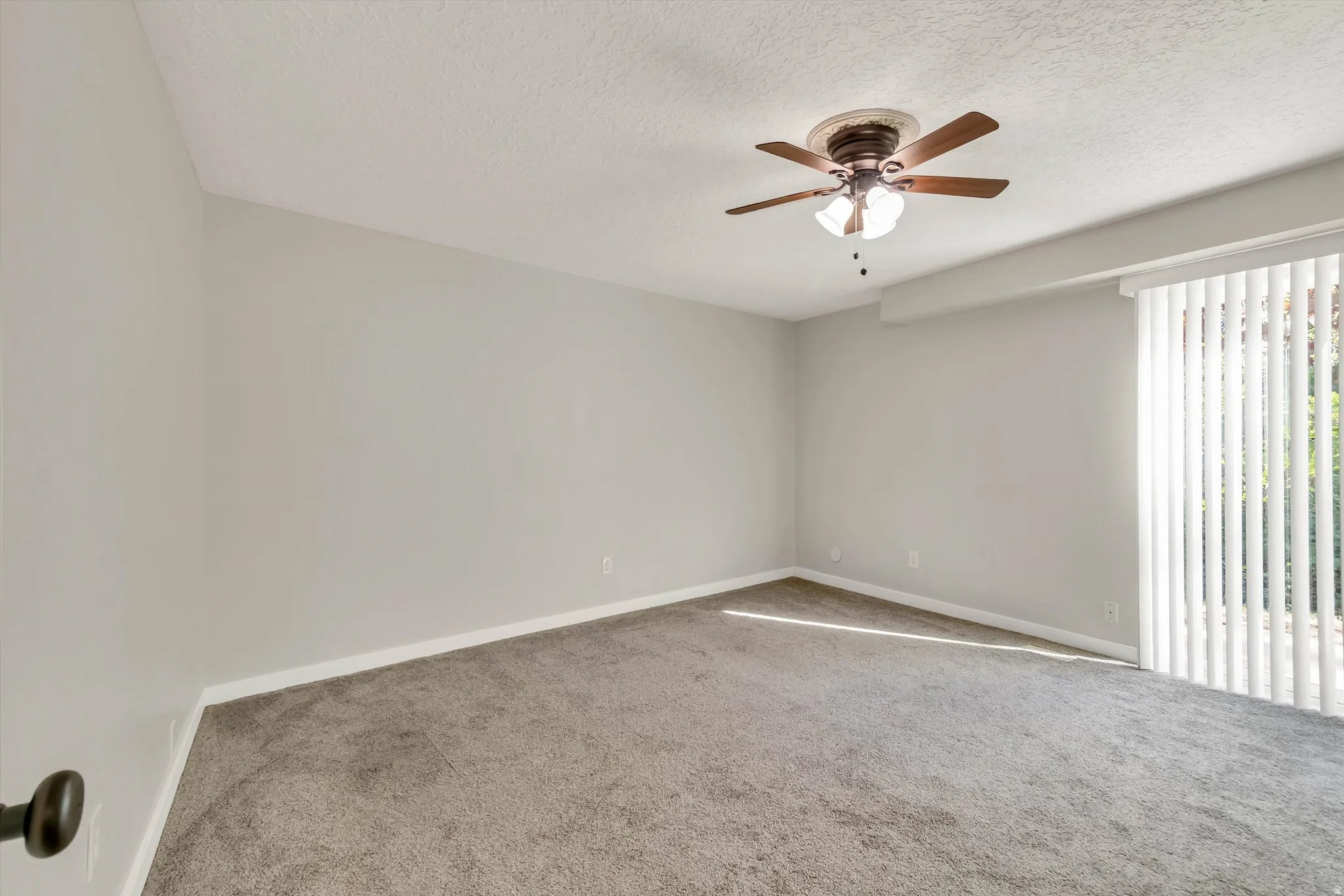 Recessed ceiling with an attached ceiling fan