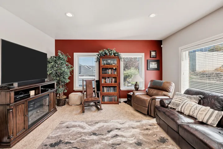 770 Eagleview Dr, Providence, Utah 84332