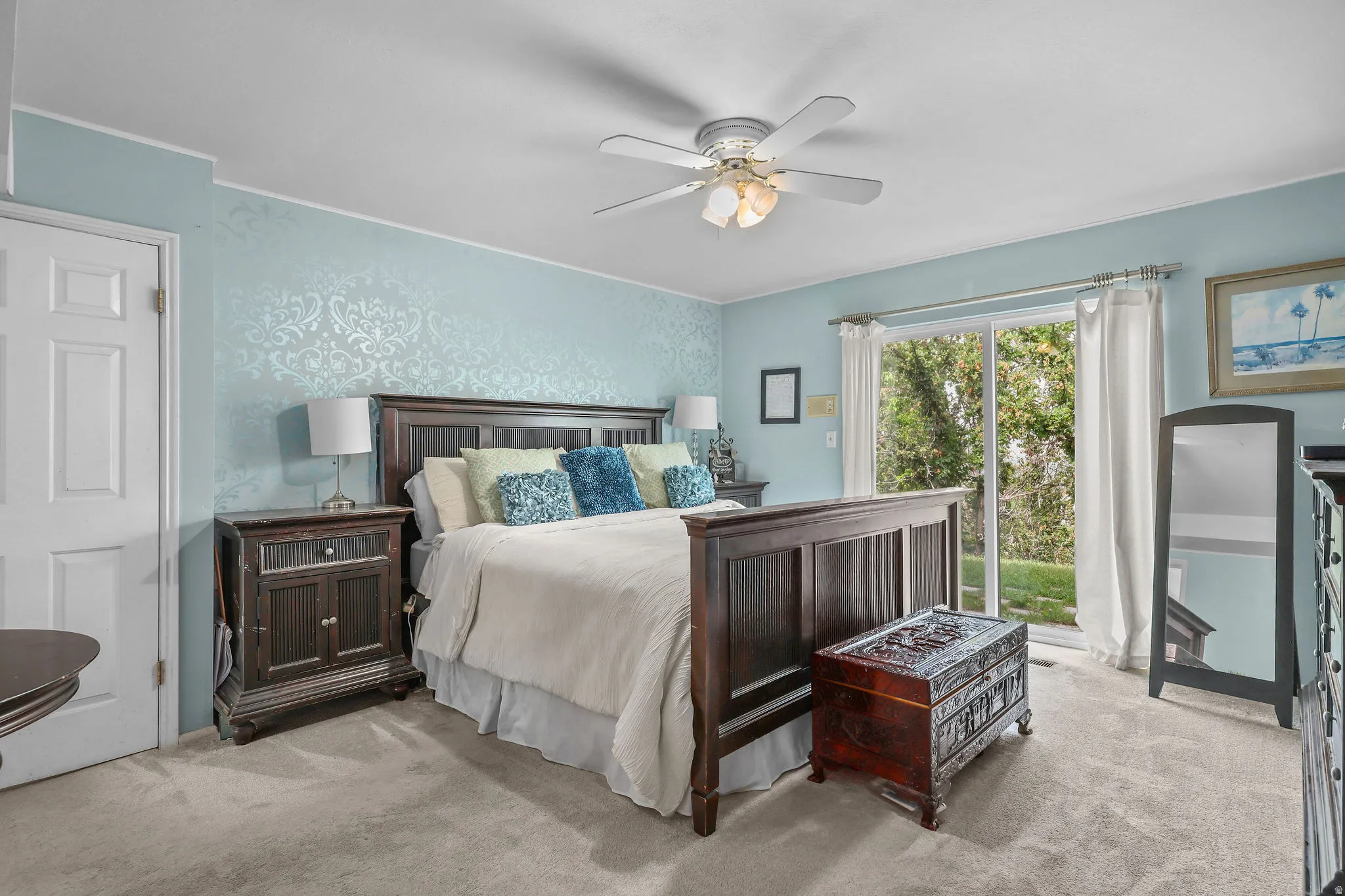 Recessed lighting and ceiling fan with integrated light kit