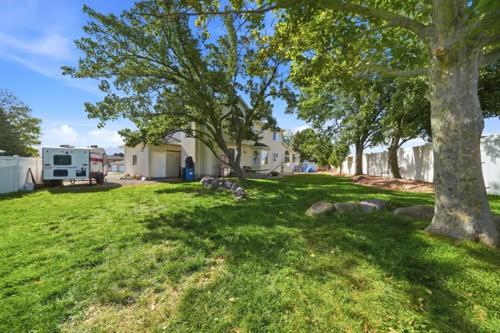Large Backyard, Full Automatic Sprinklers, RV Parking