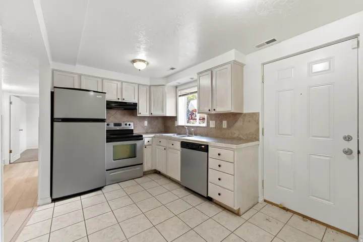 620 E 950 S, Clearfield, Utah 84015