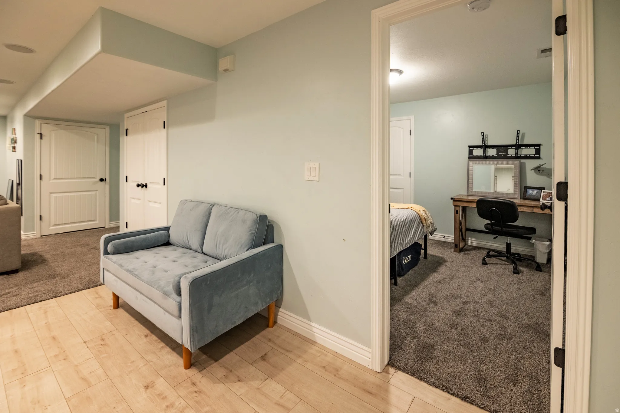 Wood-finish flooring with light wall tones