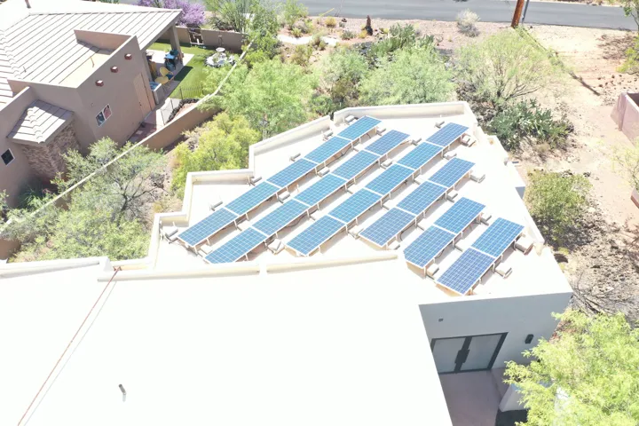 Rooftop solar panel array