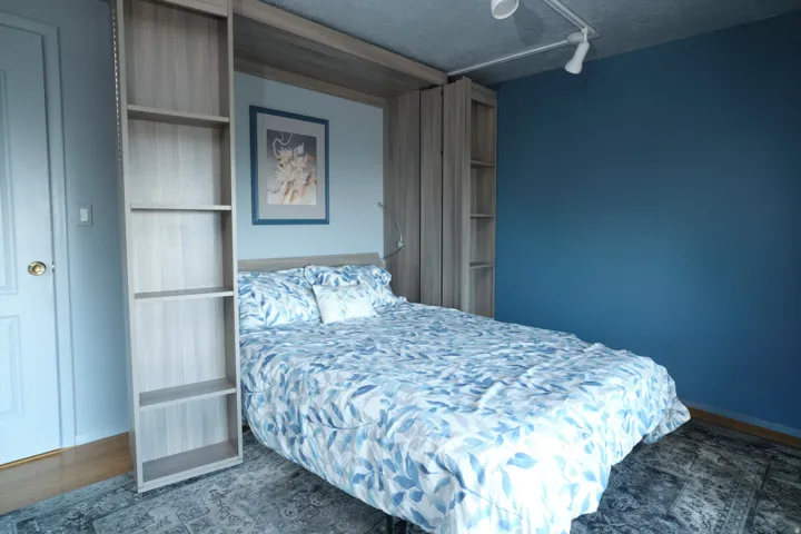 Murphy bed