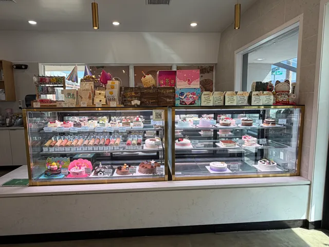 Custom Cakes