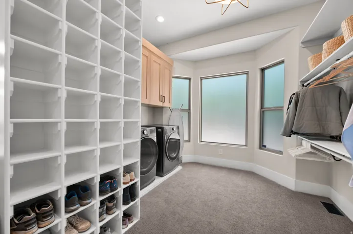 3203 E Fernwood Dr, Layton, Utah 84040