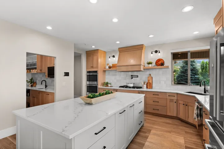 3203 E Fernwood Dr, Layton, Utah 84040