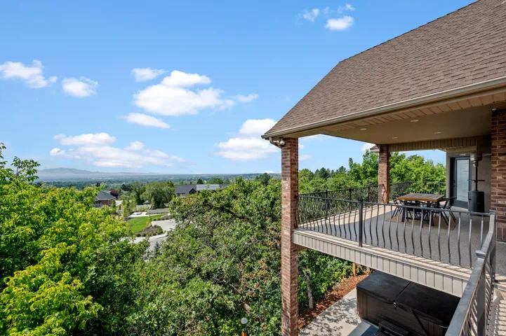 3203 E Fernwood Dr, Layton, Utah 84040