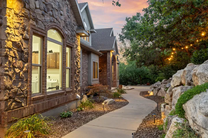 3203 E Fernwood Dr, Layton, Utah 84040