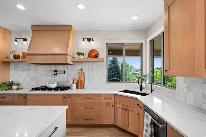3203 E Fernwood Dr, Layton, Utah 84040