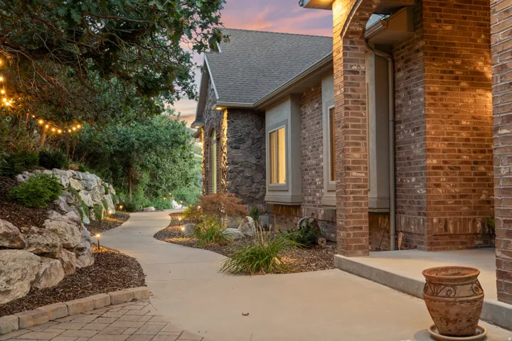 3203 E Fernwood Dr, Layton, Utah 84040