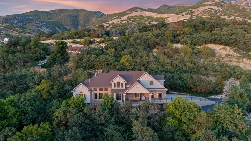 3203 E Fernwood Dr, Layton, Utah 84040