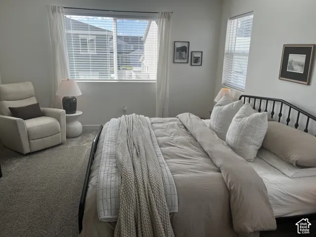 Neutral wall paint and plush carpeting