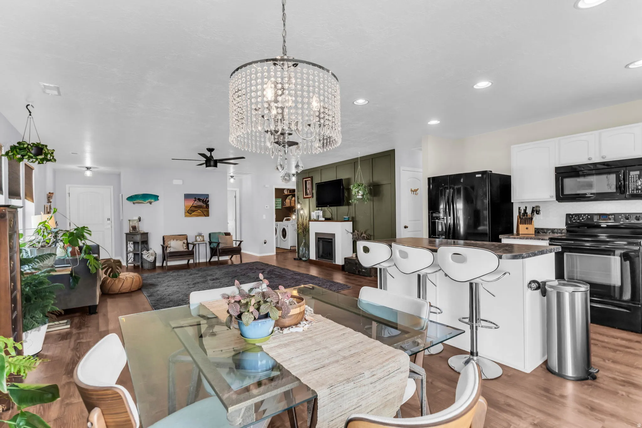 Feel the vibes of this tranquil home!