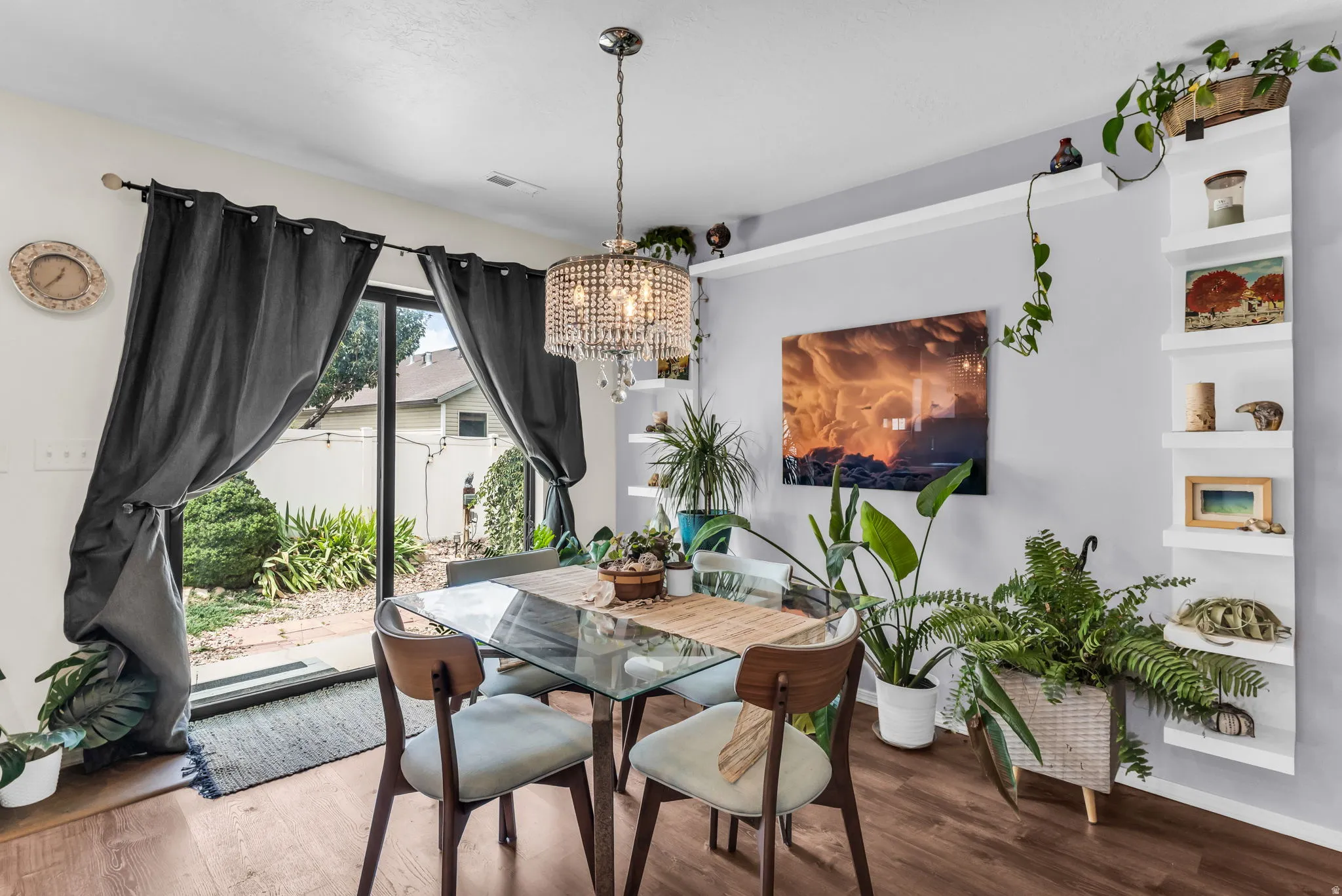 Large area for dining leading out to the patio for entertaining.
