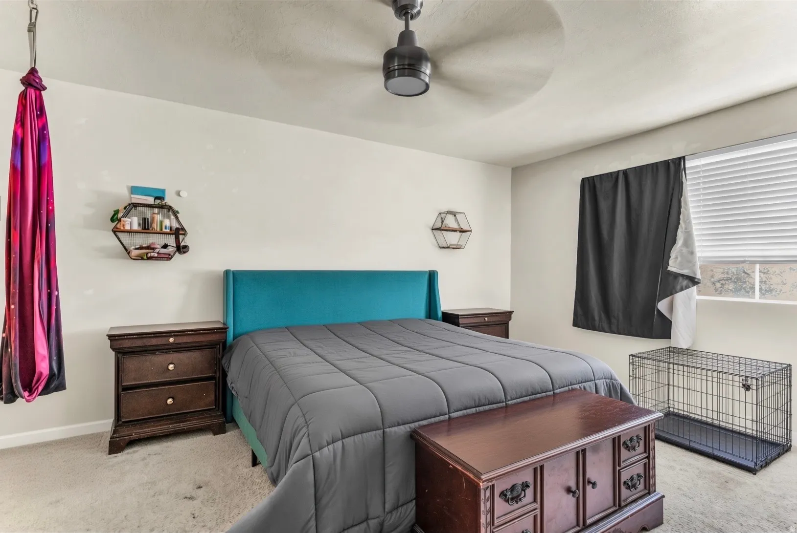 Recessed lighting with a ceiling fan, window with horizontal blinds, and wall-to-wall carpeting