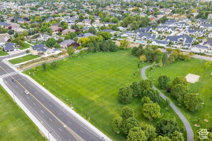 Enjoy the outdoors just minutes from home, with the Jordan River, miles of Parkway trails, parks, and beautiful open green space nearby.