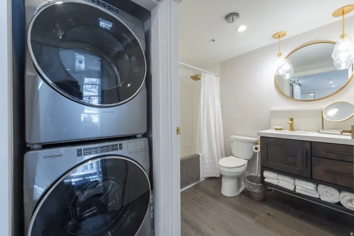 Integrated laundry appliances