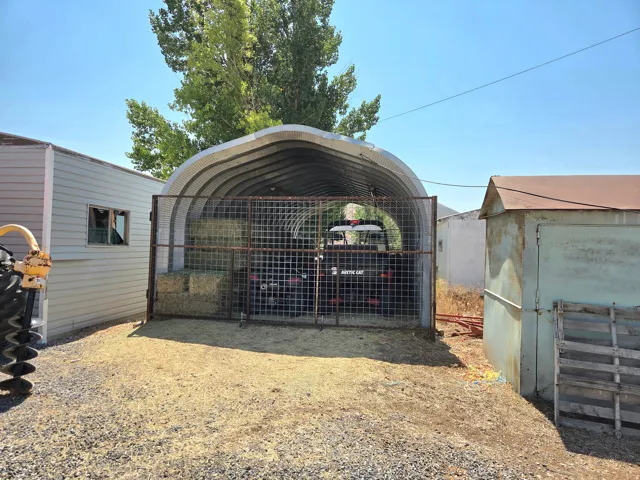 1155 W Henefer Rd, Henefer, Utah 84033