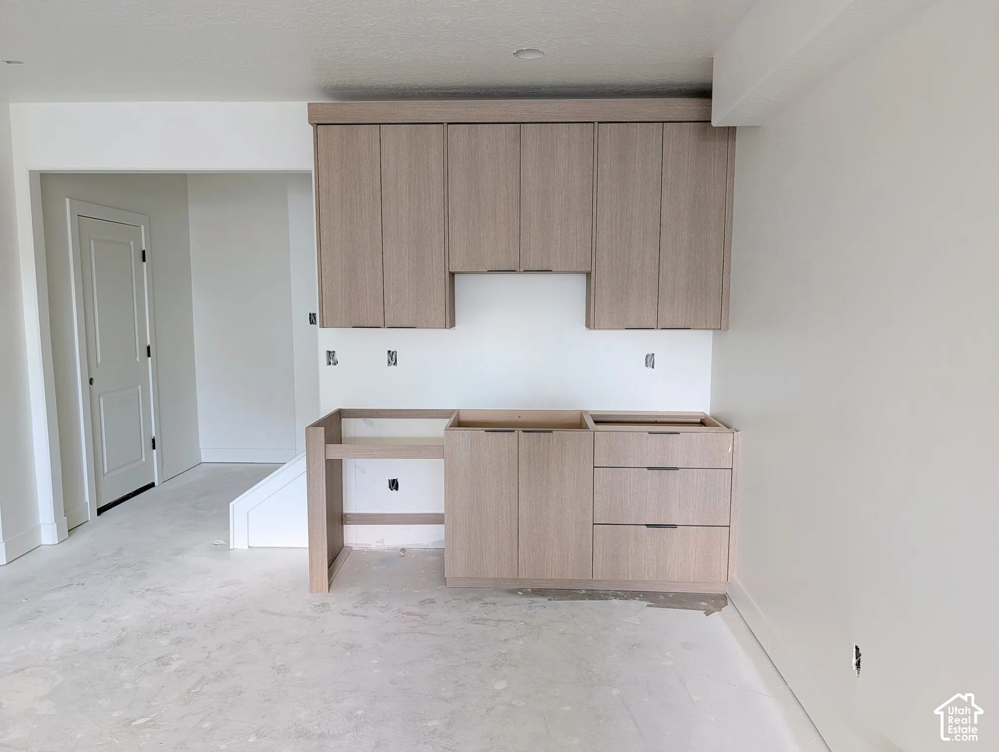 Basement wet bar