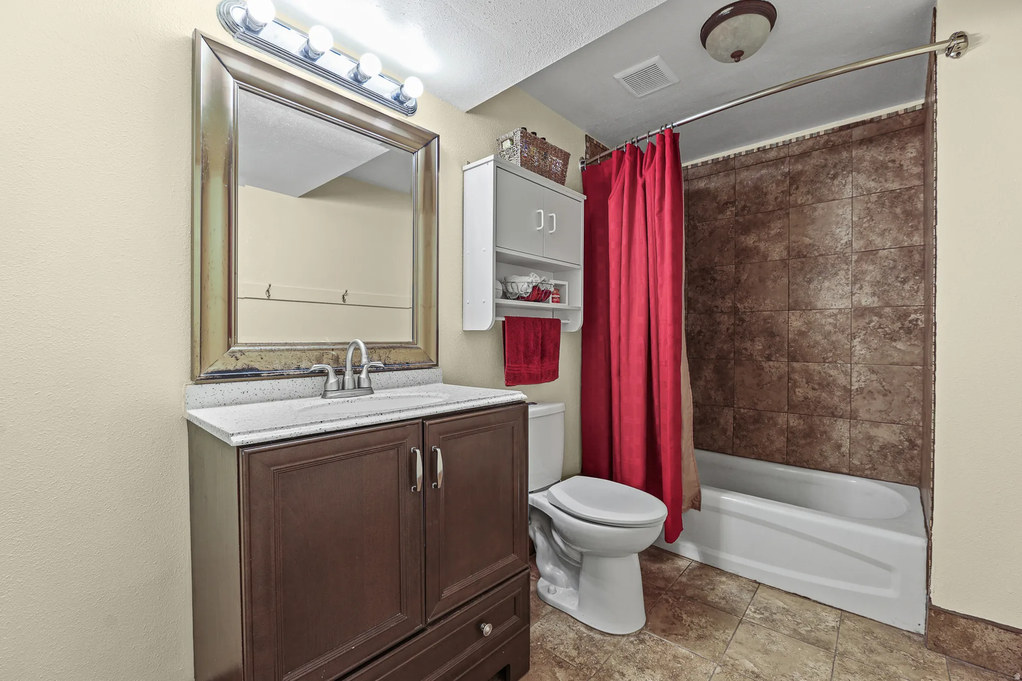 Basement full bathroom