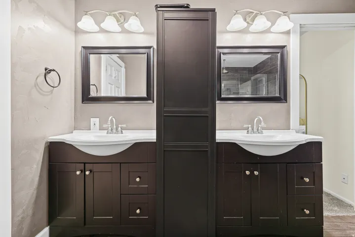 Bathroom - 2 vanity sinks