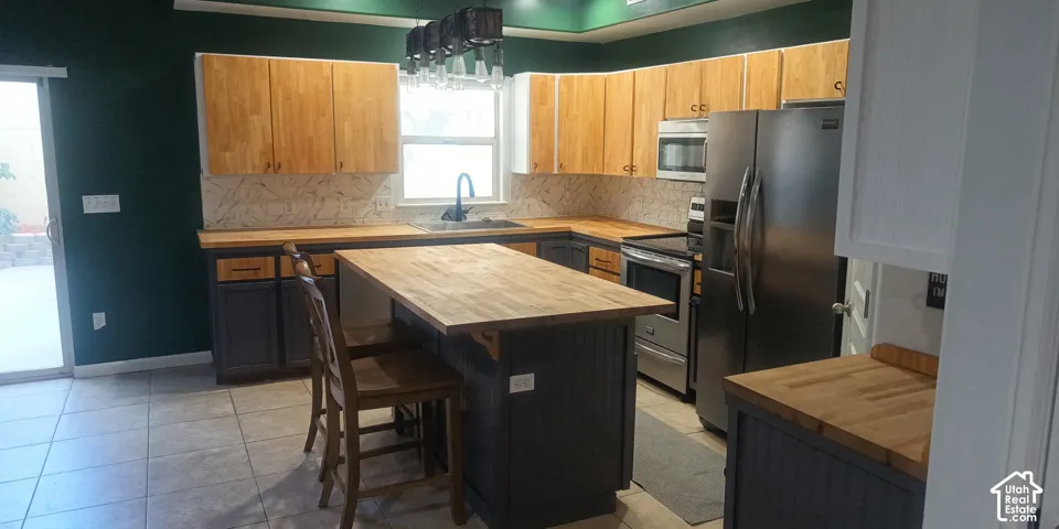 1407 W Stone Meadow Dr, West Jordan, Utah 84088