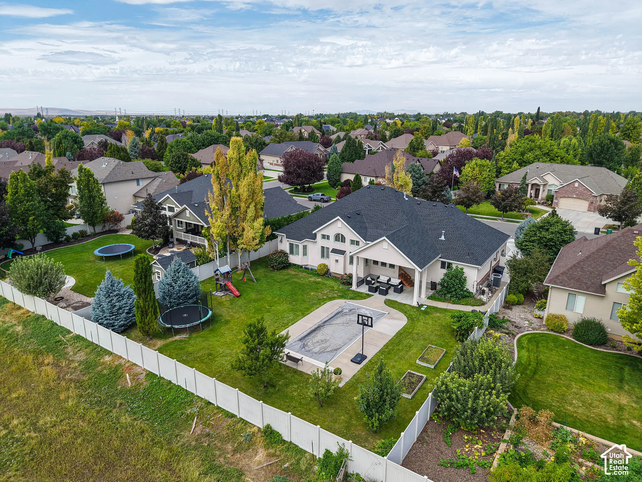 No backyard Neighbors