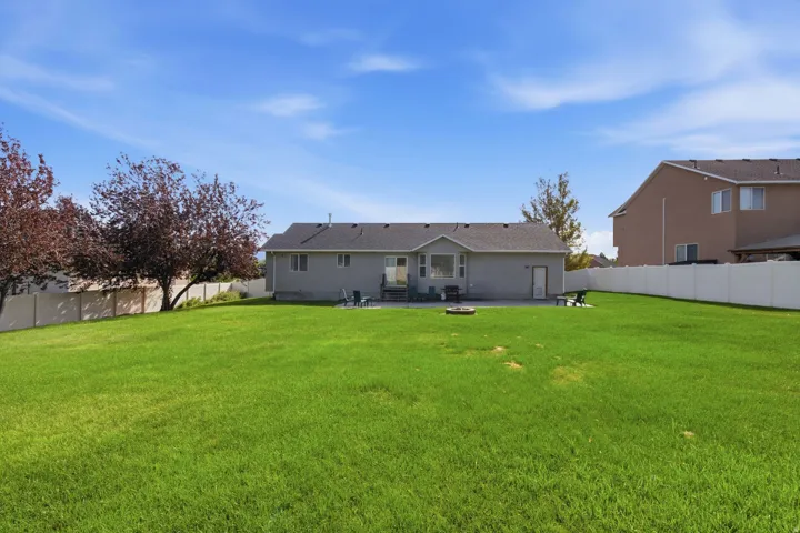 13562 S Rose Hill Dr, Riverton, Utah 84096