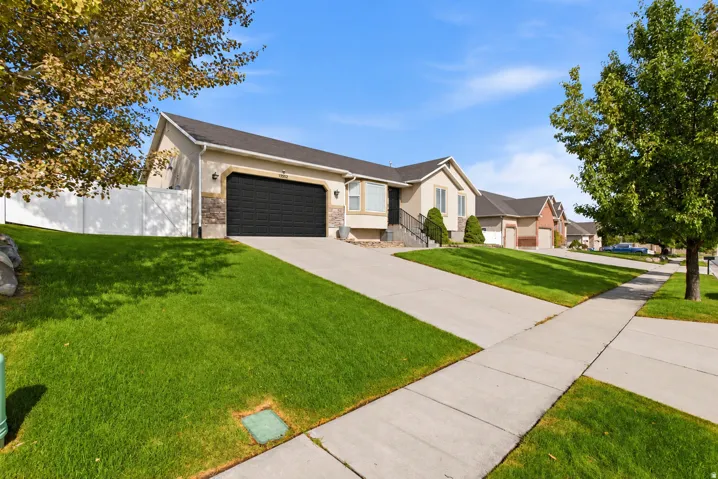 13562 S Rose Hill Dr, Riverton, Utah 84096