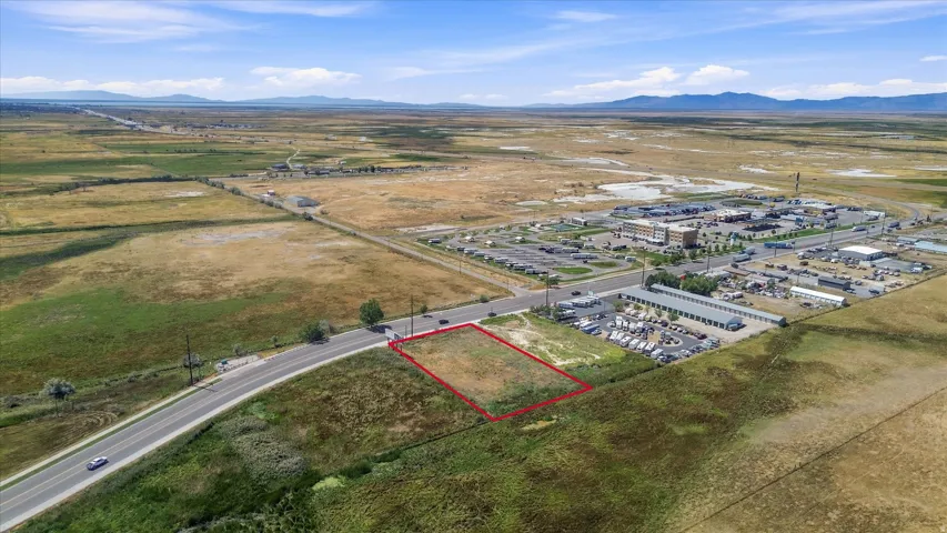 Expansive lot with direct road frontage