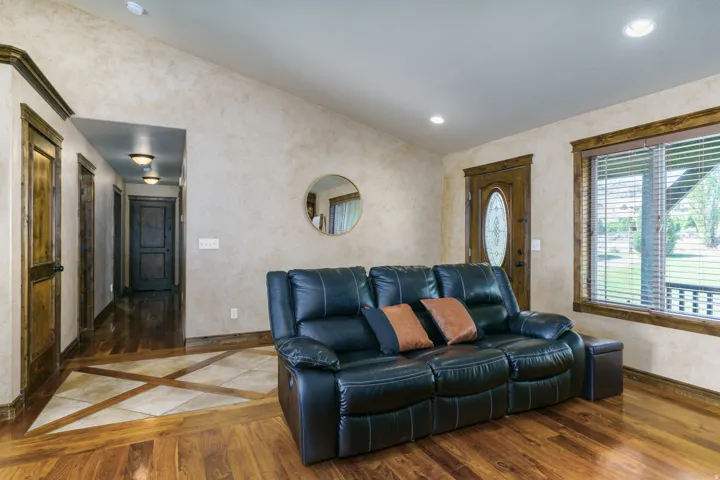 Vaulted ceiling with recessed lighting