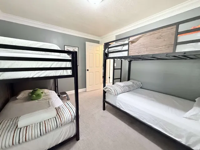 Crown molding and light gray wall paint